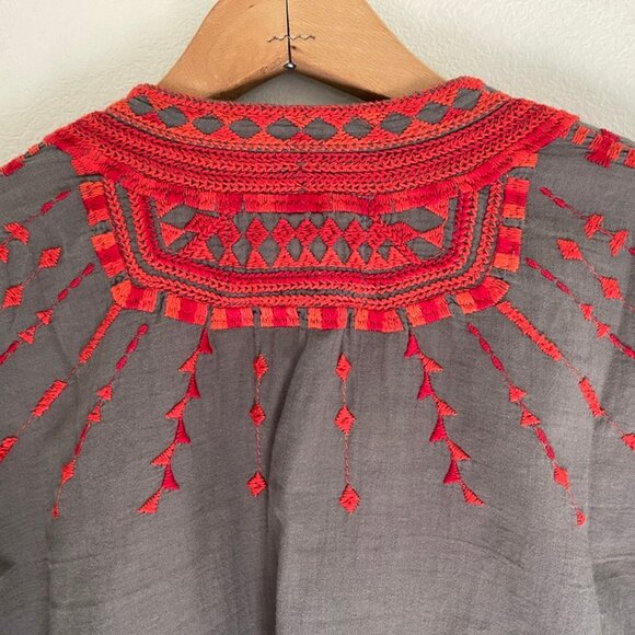 JOHNNY WAS Biya Grey Top; Red Embroidery: NWOT!! XS (Runs Large): P2P 20 3/4" - Picture 4 of 7
